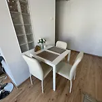 Spacious In Old Town Street *